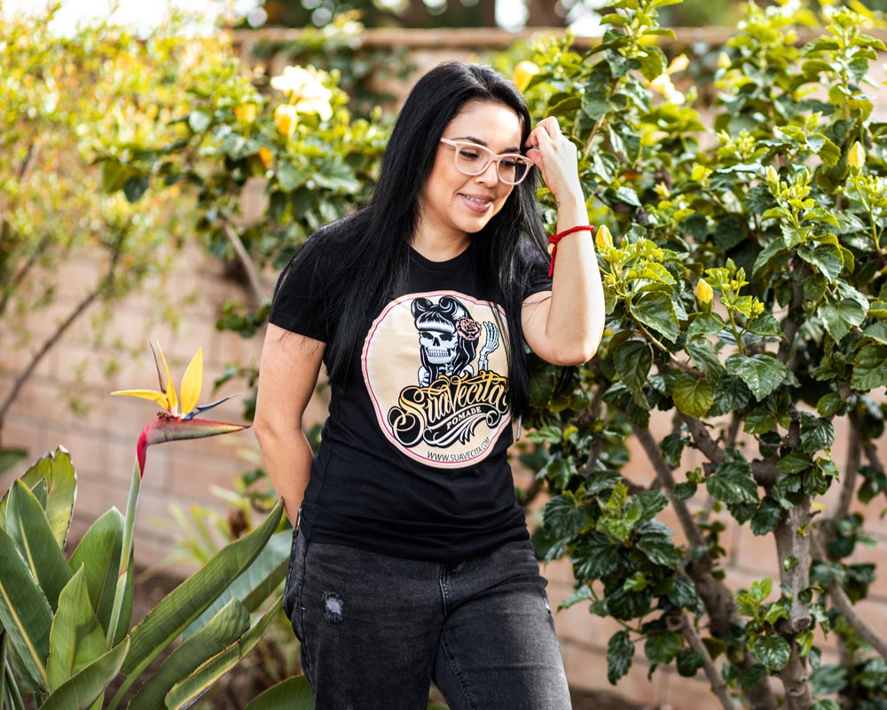 Suavecita Top Logo Tee - Lifestyle
